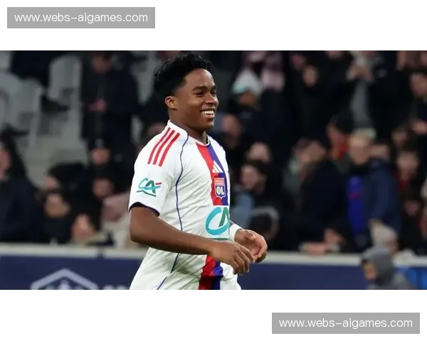 里昂十连胜背后：丰塞卡战术调整铸就防守基石